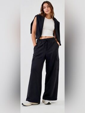 Athleta Retroterry Wide Leg Cargo Pants XL black comfy lounge travel pants NWT
